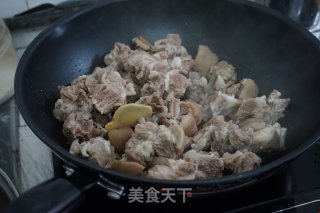 Braised Lamb with Crispy Meat Carp recipe