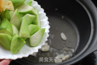 Beginning of Summer. 【loofah Braised Fritters】 recipe