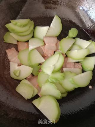 Stir-fried Chayote with Pork Belly recipe