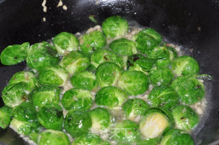Brussels Sprouts with Oyster Sauce recipe