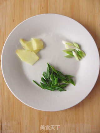 [winter Healthy Vegetables for Common People's Homes] Three Dings of Chicken Breast recipe