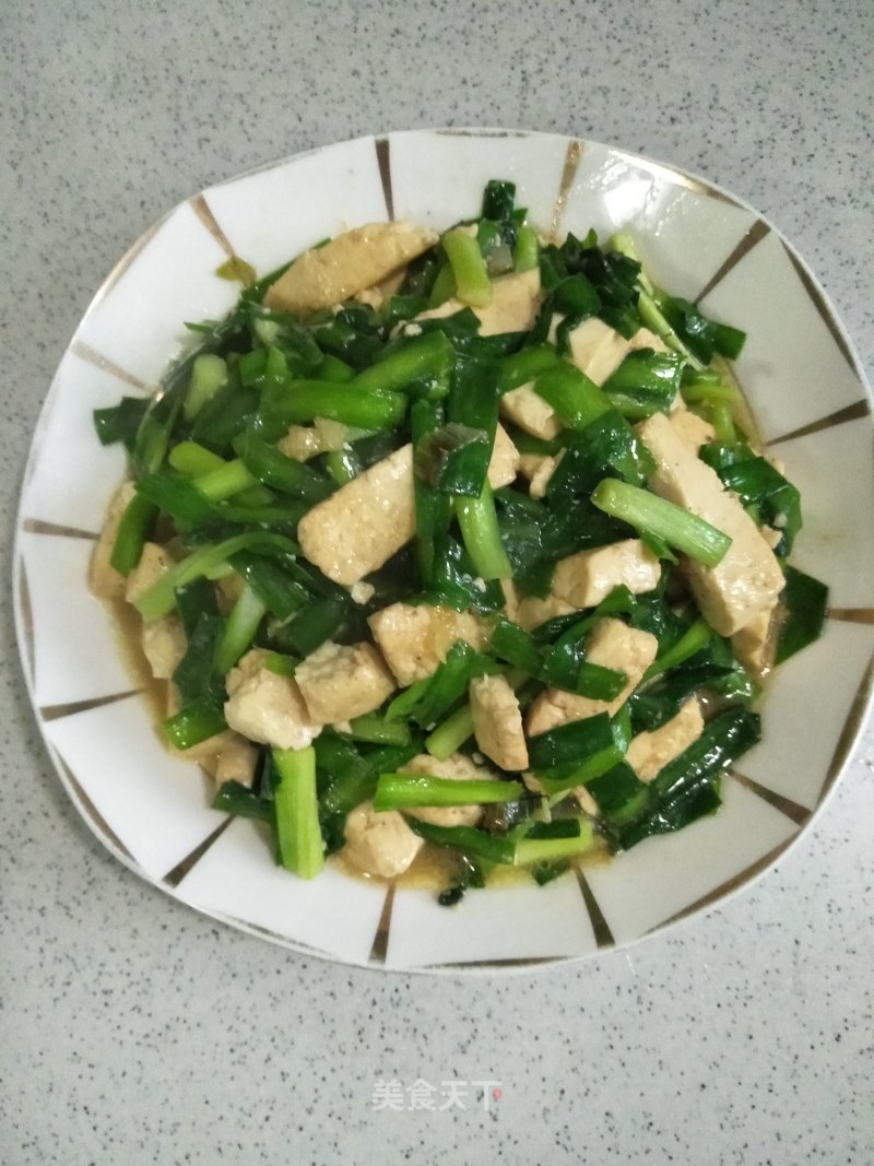 Stir-fried Chives with Soybean Curd