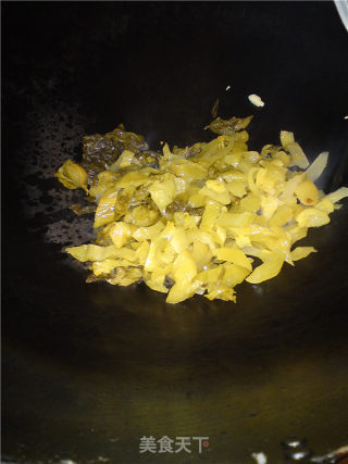 An Alternative Way to Eat Sauerkraut--stir-fried Green Pepper with Sauerkraut recipe