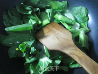 Noodle Soup with Crab Sticks and Cabbage Core recipe