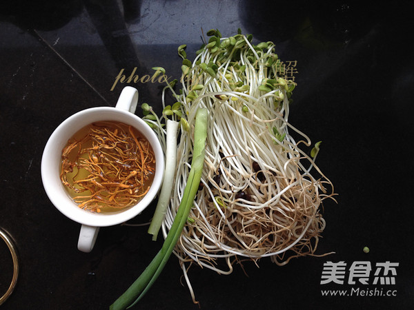 Cordyceps Flower Mixed with Bean Sprouts recipe