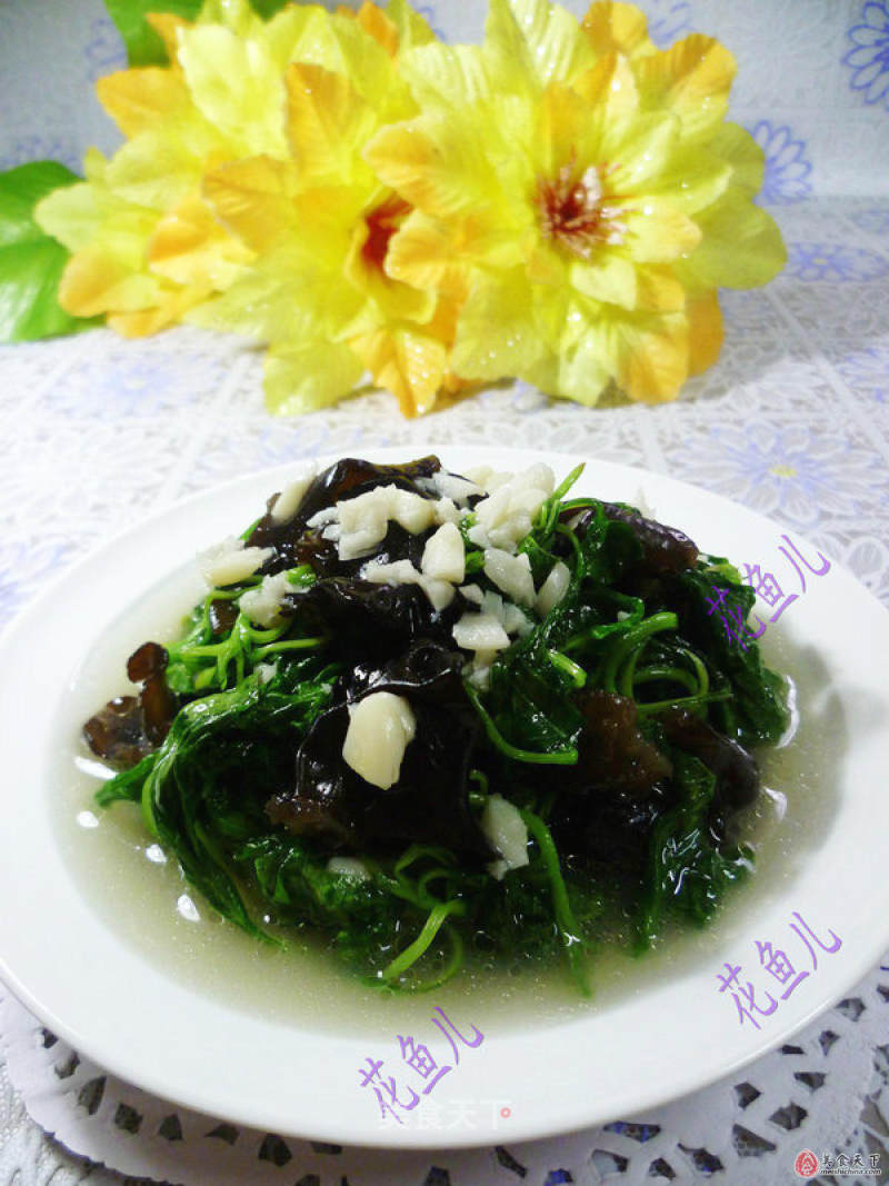 Stir-fried White Rice Amaranth with Black Fungus recipe
