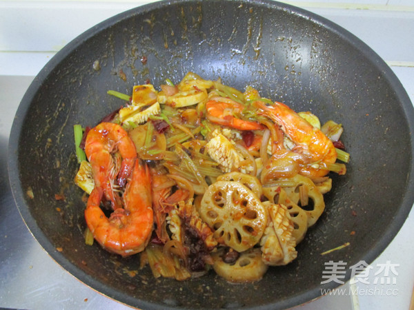 Spicy Seafood Fragrant Pot recipe