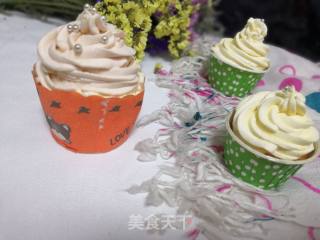 Whipped Cream-chiffon Cupcakes recipe