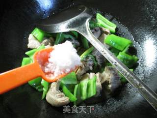 Stir-fried Chicken Nuggets with Hot Peppers recipe