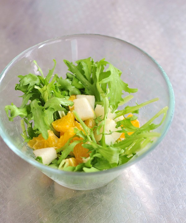 Bitter Chrysanthemum Fruit Salad recipe