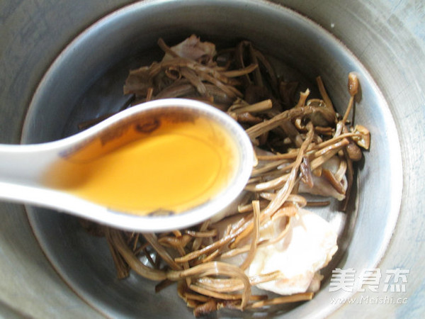 Chicken Drumstick Soup with Tea Tree Mushroom recipe