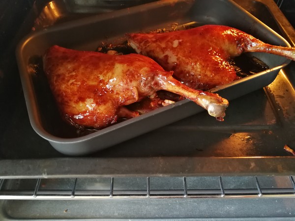 Roasted Duck Leg with Southern Milk Honey Sauce recipe