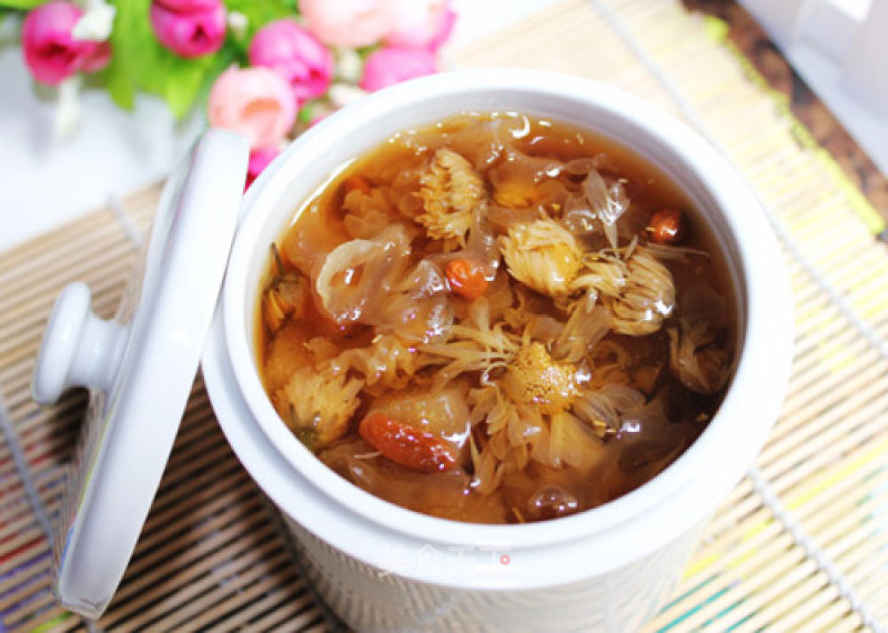 Stewed Sydney with Chrysanthemum and Tremella recipe