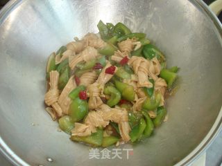 Stewed Yuba Knot with Green Pepper recipe