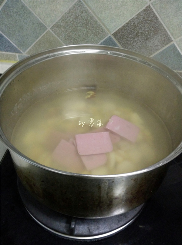 Horseshoe Ham Ball Soup recipe