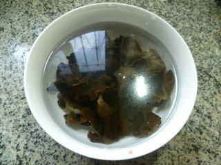 Black Fungus Mixed with Watermelon Rind recipe
