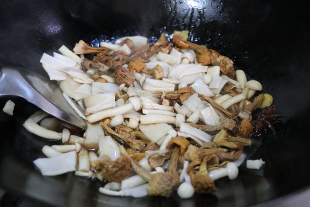 Braised Three Bacteria recipe