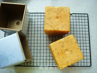 Black Sesame Water Cube Toast recipe