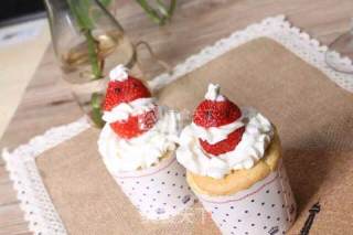 Fruit Cupcakes (funky Santa Claus) recipe