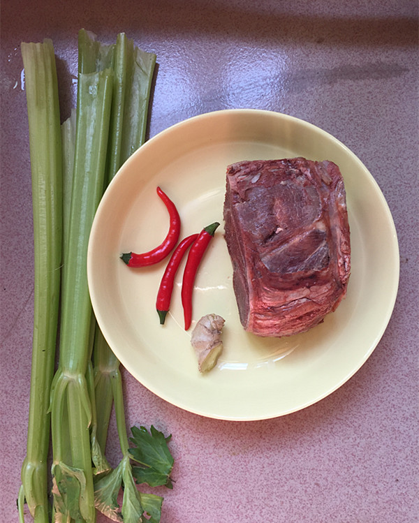Celery Stir-fried Stewed Beef recipe