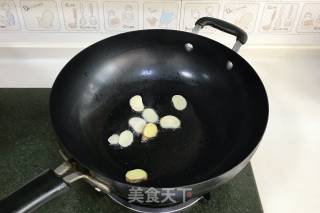 Stir-fried River Prawns with Leek recipe