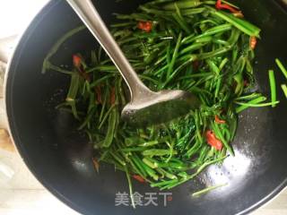 Vegetarian Stir-fried Water Spinach recipe