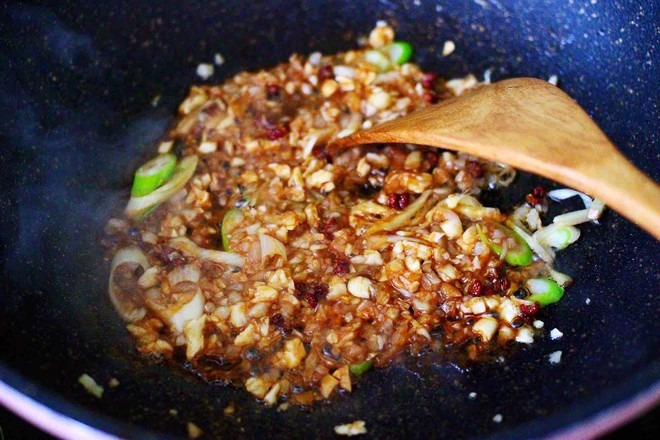 Stir-fried Cabbage with Shrimp and Fungus recipe