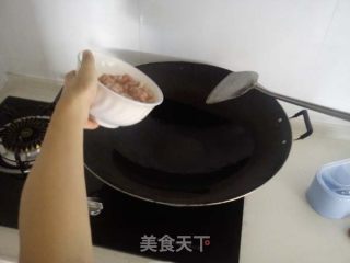 Stir-fried Shredded Pork with Light Carrot recipe