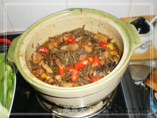 Braised Pork Belly with Chestnut and Dried Beans recipe