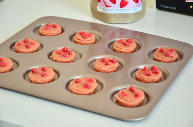 Strawberry Chocolate Fun Toto Biscuits recipe