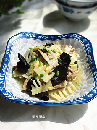 Stir-fried Pork with Black Fungus and Bamboo Shoots recipe