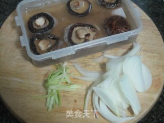 Mushroom Chicken Claypot Rice recipe