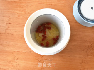 Two Rice Porridge with Ginseng Slices and Wolfberry recipe