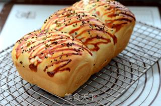 Soup with Onion and Beef Sausage Bread recipe