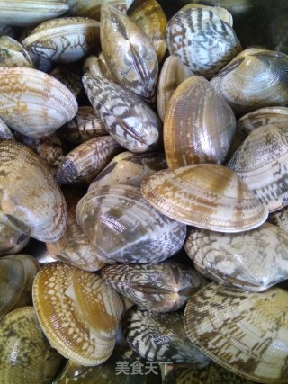 Stir-fried Clams with Wormwood recipe