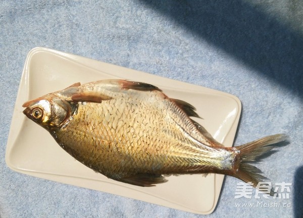 Ruowei Dry Fried Bream Middle Section recipe