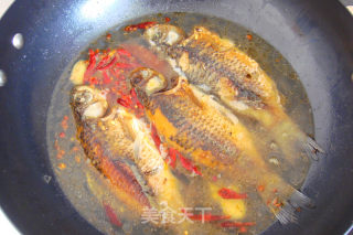 Homemade Braised Small Crucian Carp recipe