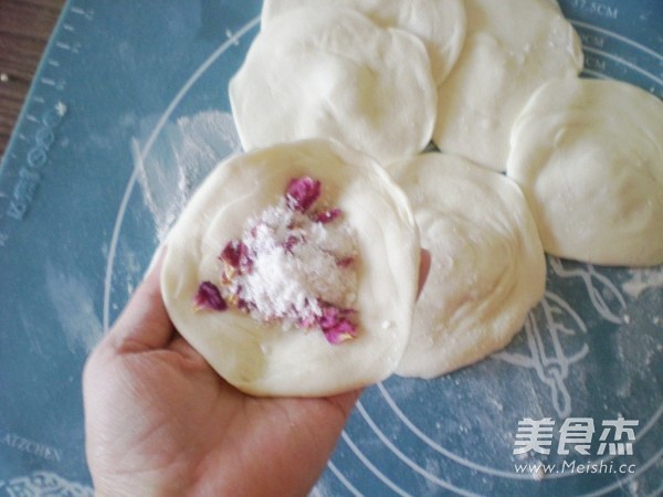 Rose Stuffed Sugar Pancakes recipe