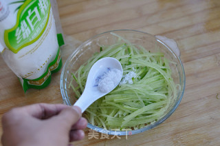 White Sugar Radish Shreds recipe