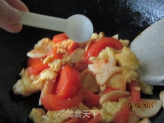 Scrambled Eggs with Pleurotus Eryngii and Tomato recipe
