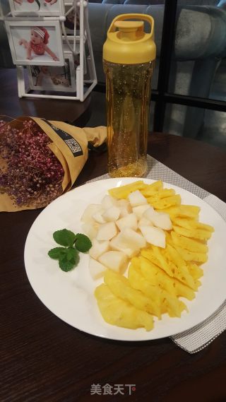Pineapple and Sydney Juice recipe