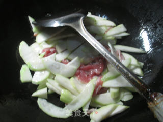 Lean Pork Shreds and Mung Bean Sprouts Stir-fried Night Blossoms recipe