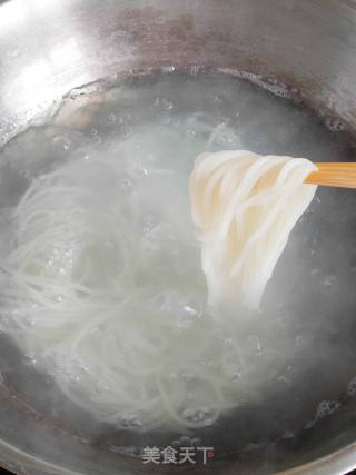 Stewed Chicken Noodles with Field Mushroom recipe