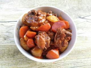 Stewed Chicken Legs with Potatoes and Carrots recipe