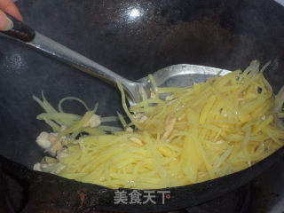 Fresh and Small Stir-fried Potato Shreds recipe