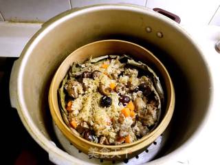 Duck Leg Rice with Lotus Leaf Glutinous Rice recipe