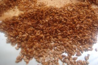 A Good Partner in The Kitchen-[hand-made Sesame Salt] recipe