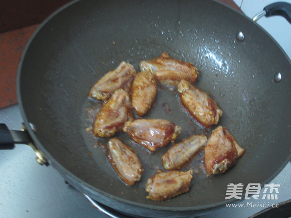 Crispy Chicken Wings with Black Pepper recipe