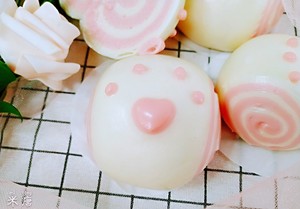 Creative Steamed Buns-two-color Cat's Claw Milk Knife to Cut Steamed Buns recipe