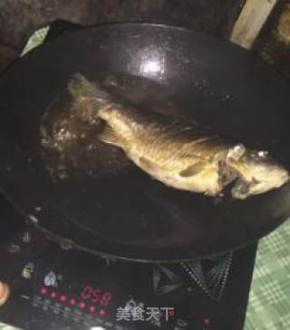 Brother Qiang's Signature Dish of Crucian Carp recipe